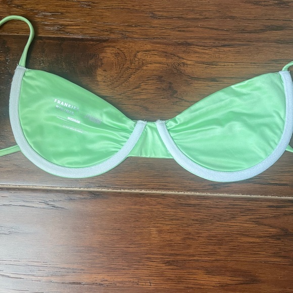 2 piece bikini - Picture 3 of 4